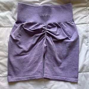 Lilac scrunch seamless shorts